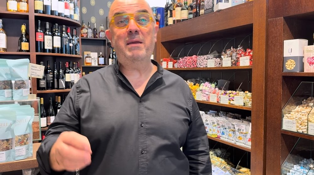 Προσωποποιημένο δώρο με Video με ευχές από τον Βασίλη Κυριακάκη
