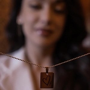 Κασετίνα με σοκολατάκι και Επιχρυσωμένο Κολίε''I love you''